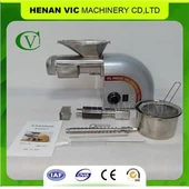 Többfunkciós új kivitelű csavaros mini olajprésgép S-02 5-8kg / h-val
